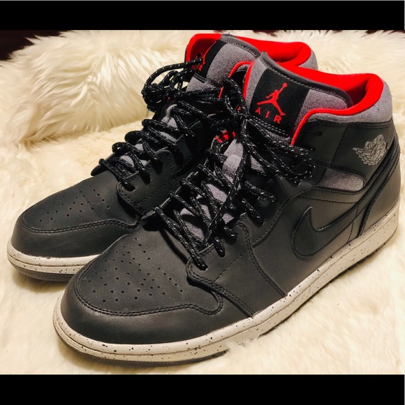 jordan 1 mid holiday